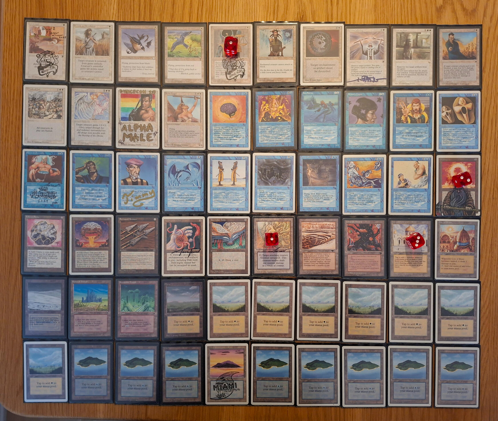 Democratic dance, smoking forbidden Signs stating: "Democratic Dance, smoking forbidden."