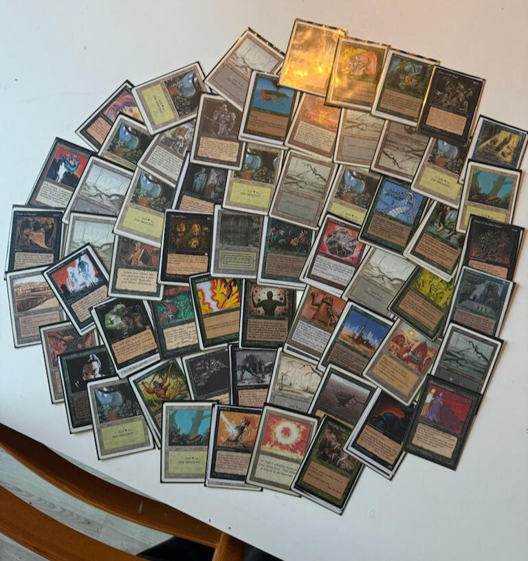 Democratic dance, smoking forbidden Signs stating: "Democratic Dance, smoking forbidden."