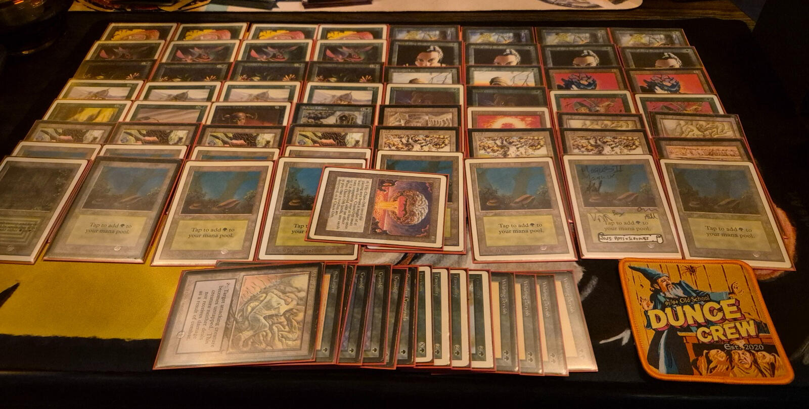 Democratic dance, smoking forbidden Signs stating: "Democratic Dance, smoking forbidden."